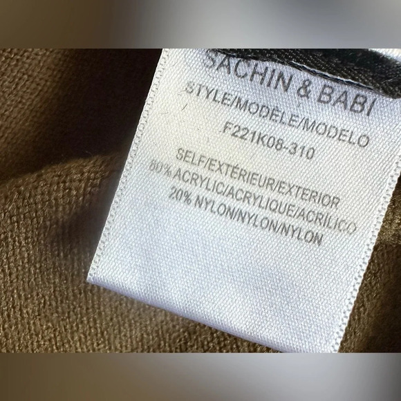 Sachin & Babi Mara Knit Long Sleeve Cropped Shirt. Size Large. - Picture 6 of 8